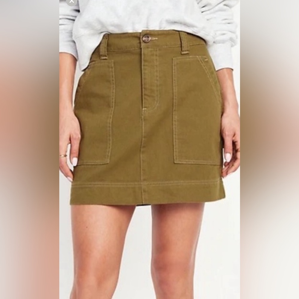 Old Navy Utility Skirt - Women’s Khaki Color Utility Skirt. Size 14. NWOT